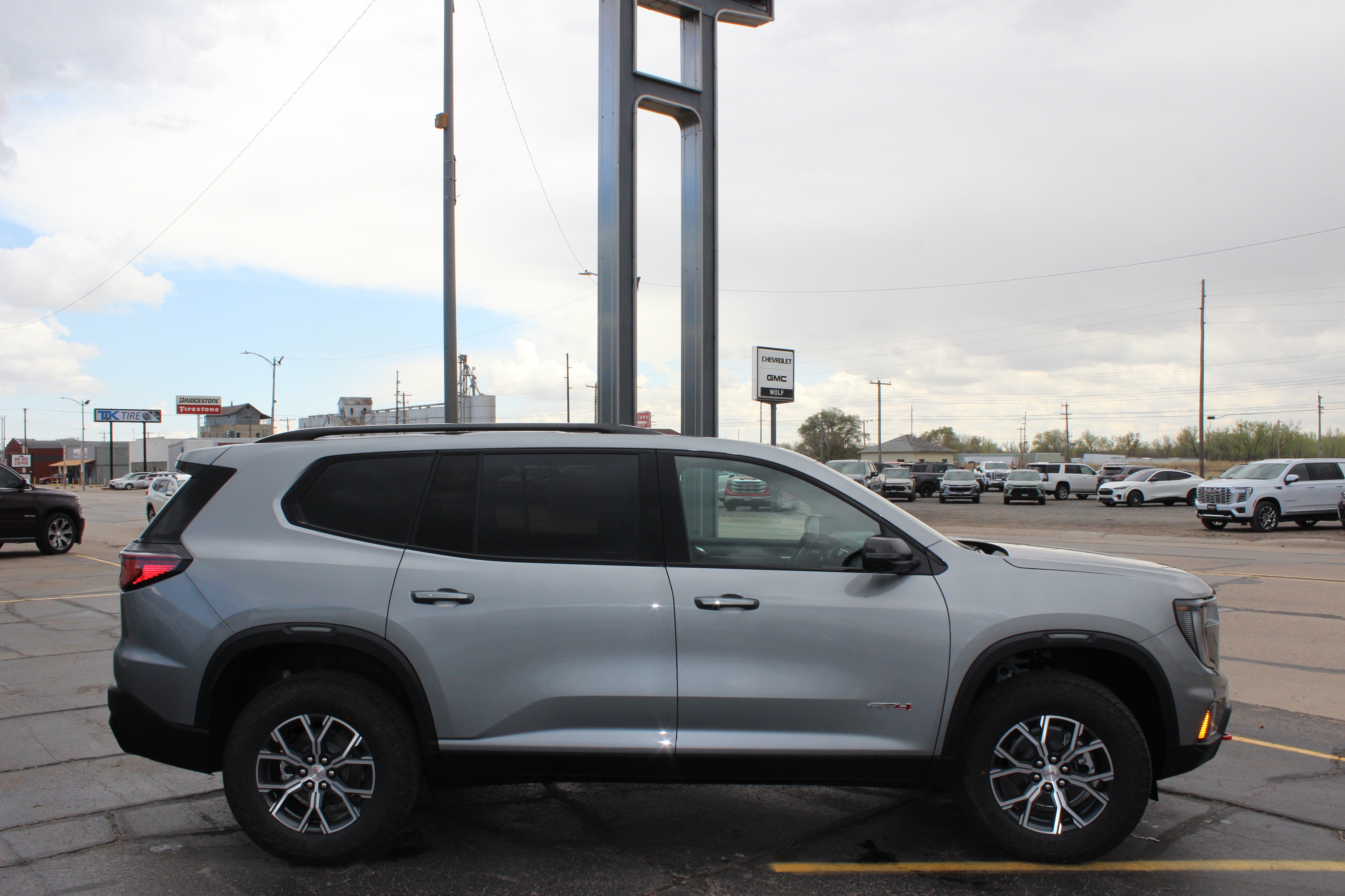 2026 GMC Acadia AT4