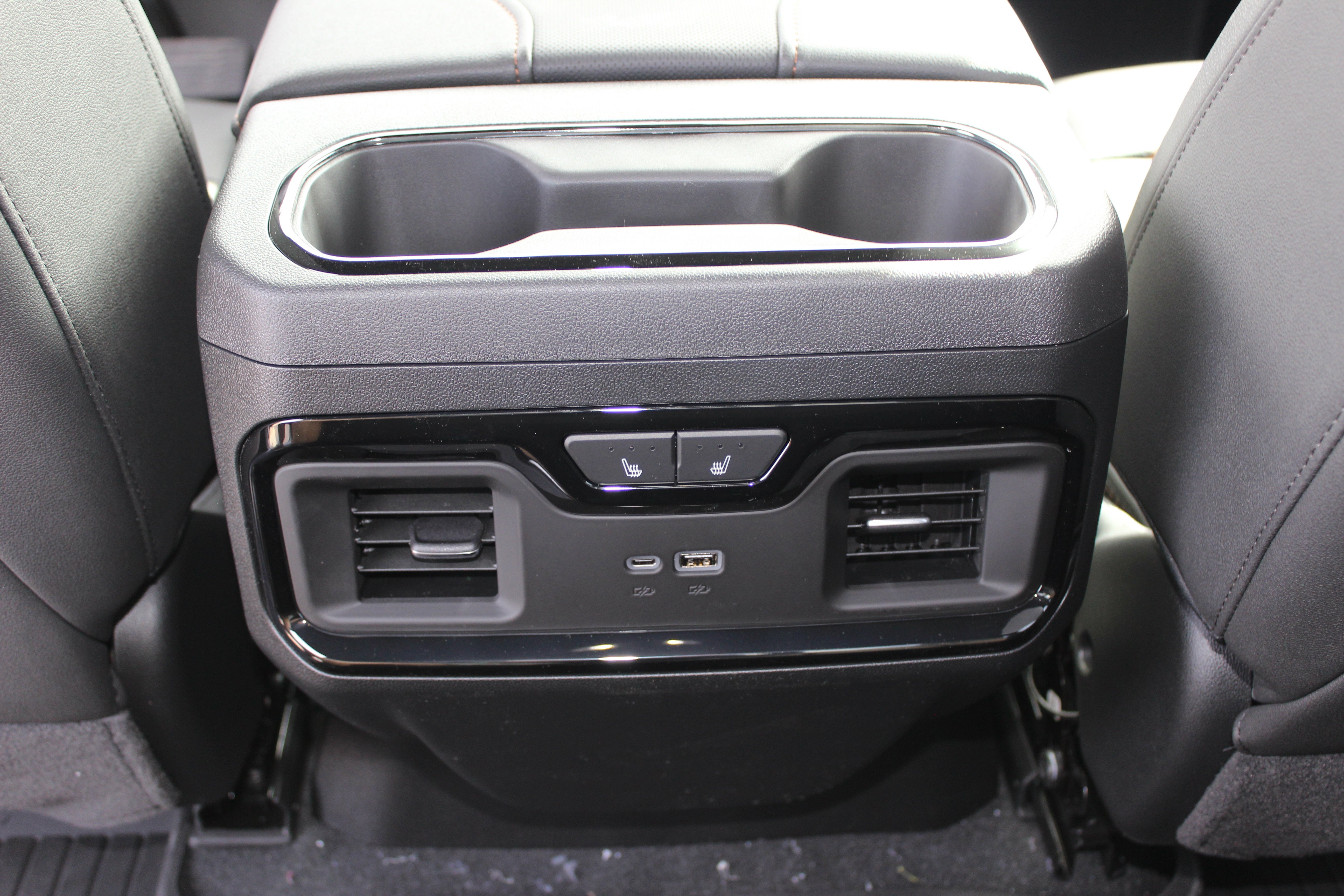 2026 GMC Sierra 1500 AT4 - Photo 9